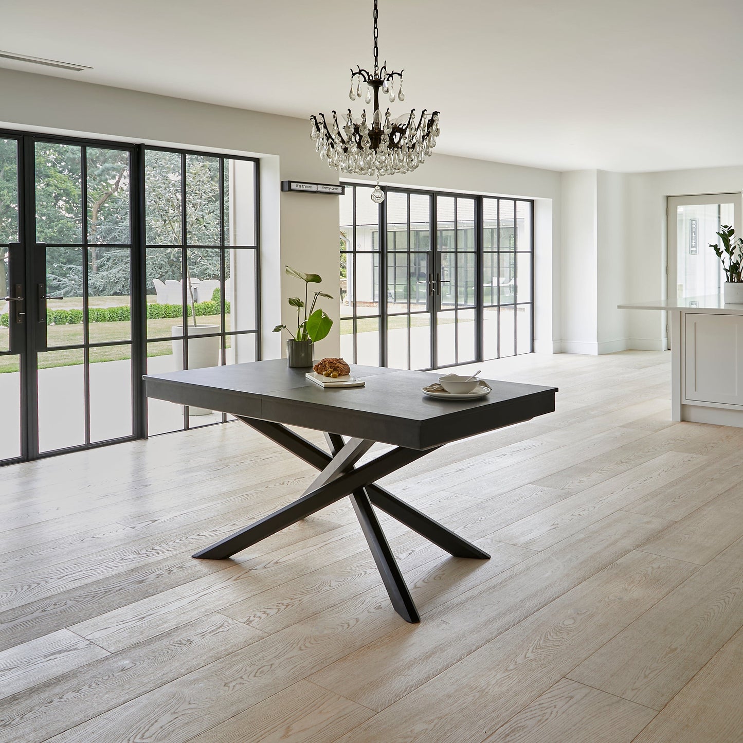 Amelia Extendable Dining Table Black