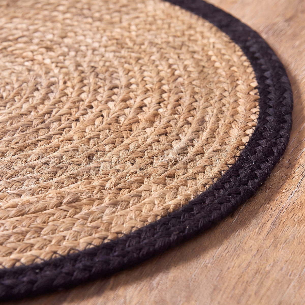 Satara 35cm Round Jute Placemats - Set of 4 - Whitewash with Black Border