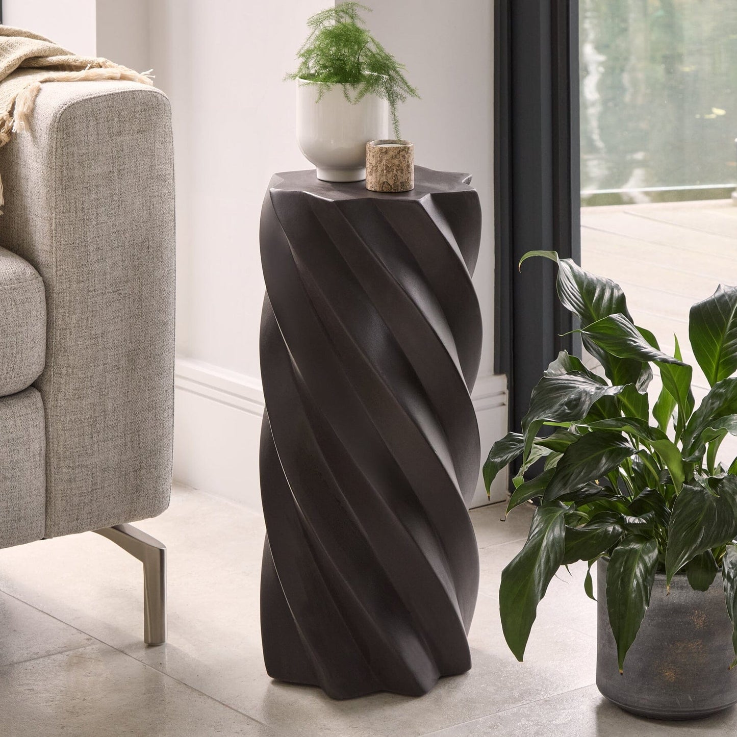 Bianca Concrete Side Table - Black - Laura James