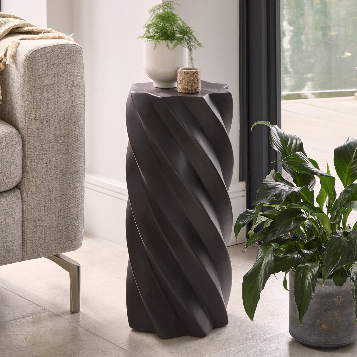 Bianca Concrete Side Table - Black - Laura James