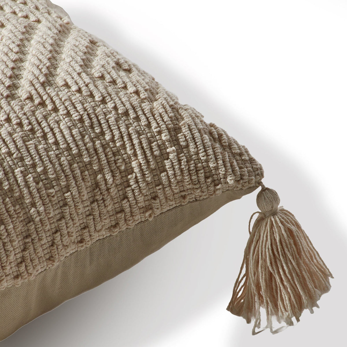 ELBOROUGH_50_40_DIAMOND__OFF_WHITE_CUSHION