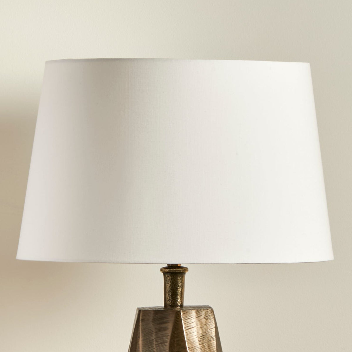 Elcome-metal-lamp-laura-james-snow-white