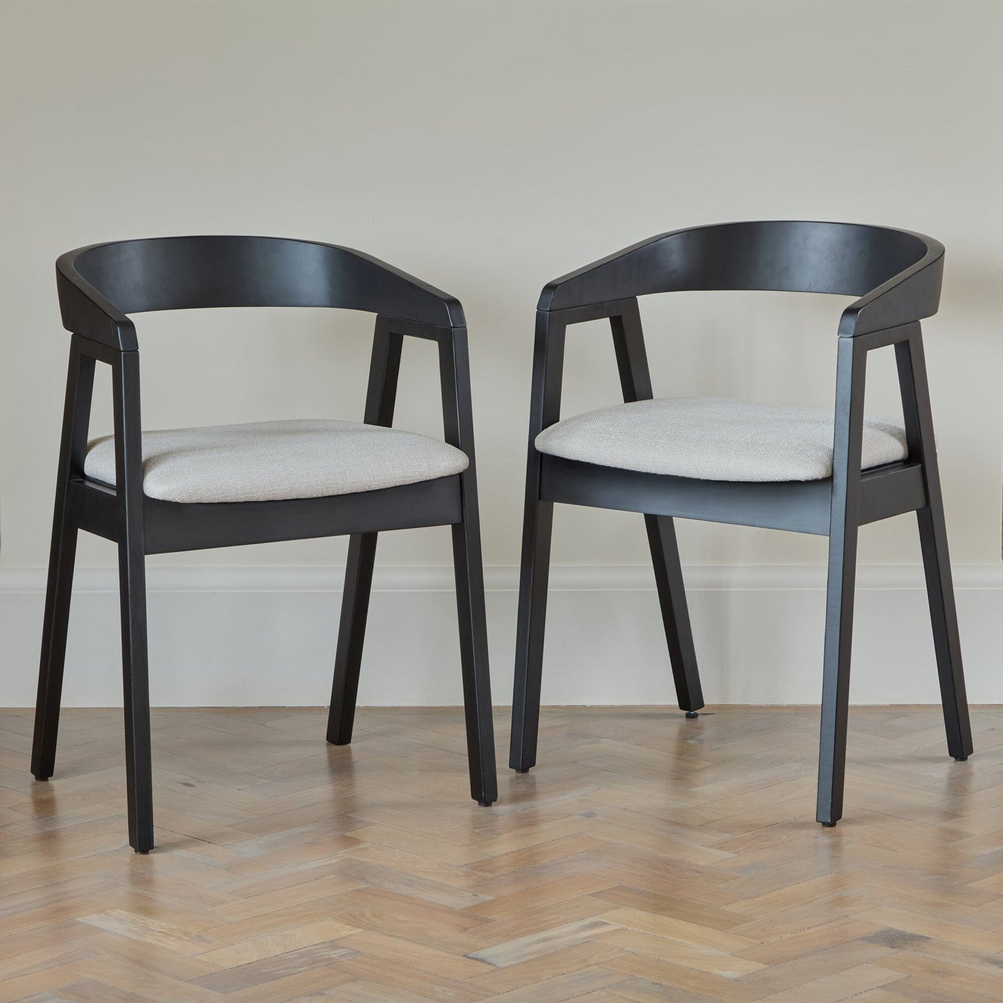 Ella_Carver_Dining_Chairs_Set_of_2_Black_Oak_Fawn_Linen-14_e9901277-779a-40b4-b202-fd1829234030 - Laura James