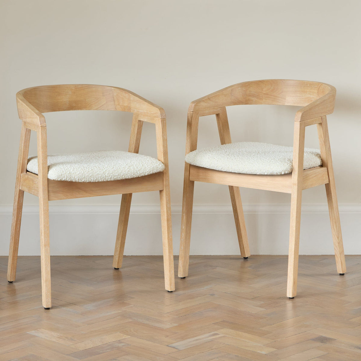 Paul_118-158cm_Extending_Dining_Table_Pale_Oak_Ella_Carver_Dining_Chairs_Off_White_Boucle-
