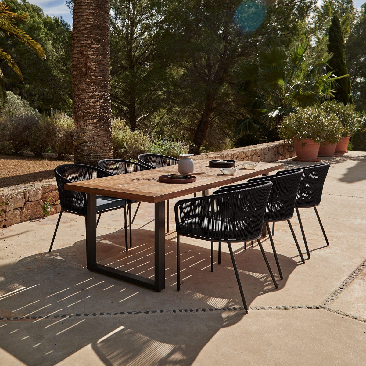 Hali 6 Seater Wooden Outdoor Dining Set with Hali Black Chairs & Cream Lean Over Parasol - 235cm