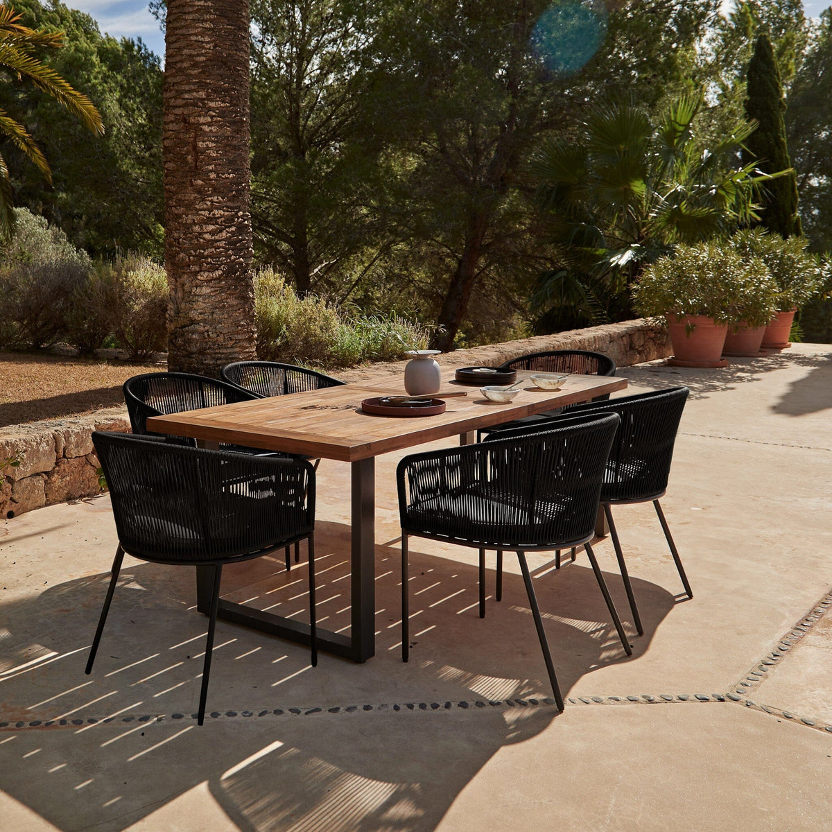 Hali 6 Seater Wooden Outdoor Dining Set with Hali Black Chairs & Cream Lean Over Parasol - 175cm