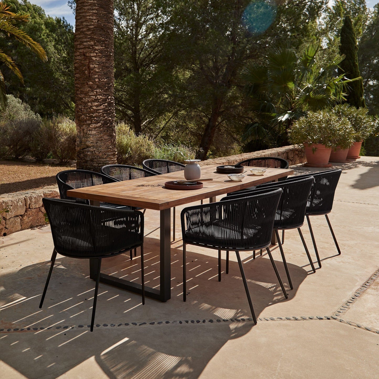 Hali 8 Seater Wooden Outdoor Dining Set with Hali Black Chairs & Cream Lean Over Parasol - 235cm