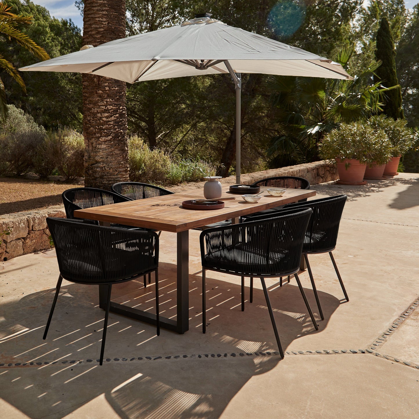 Hali 6 Seater Wooden Outdoor Dining Set with Hali Black Chairs & Cream Premium Cantilever Parasol - 175cm