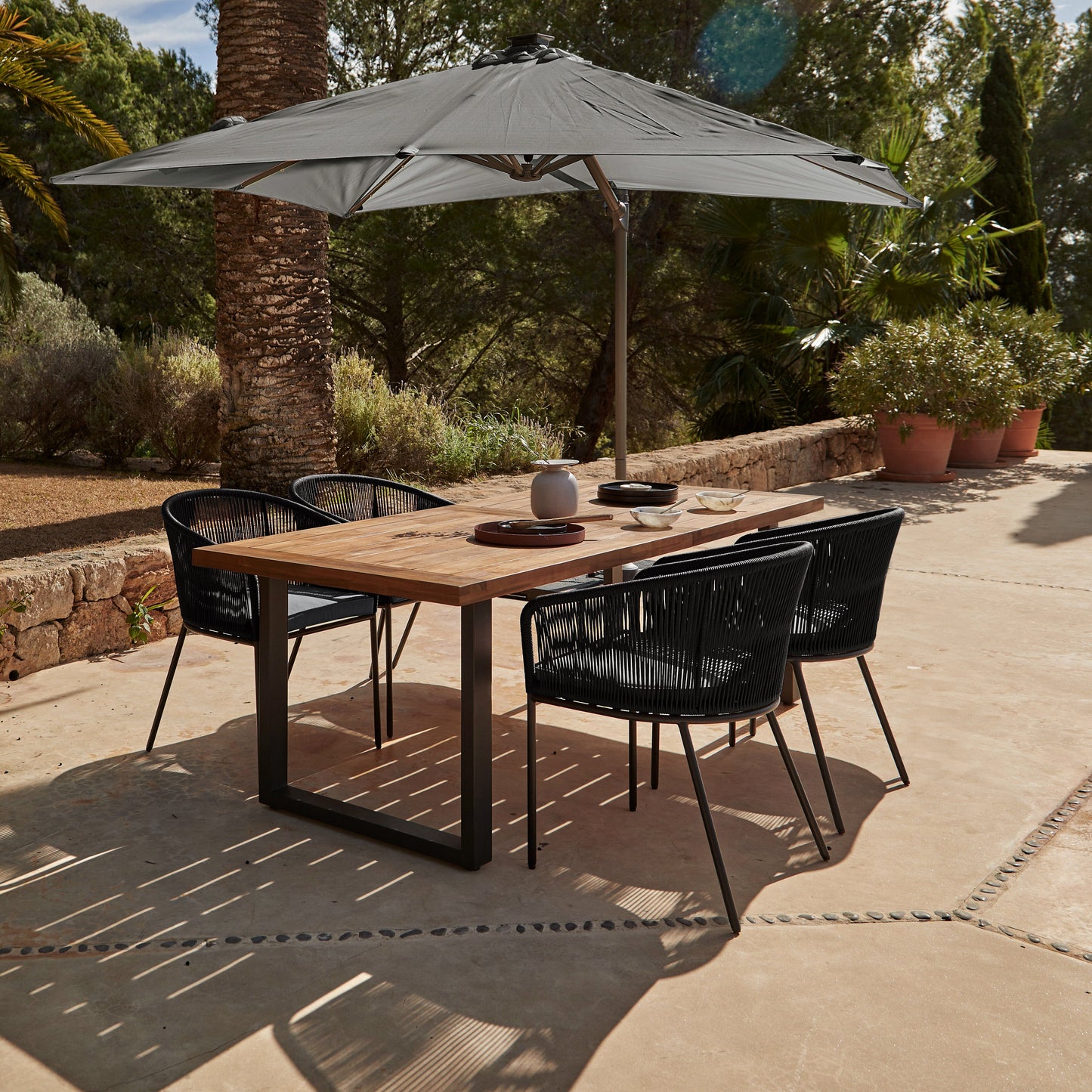 Hali 4 Seater Wooden Outdoor Dining Set with Hali Black Chairs & Grey Premium Cantilever Parasol - 175cm