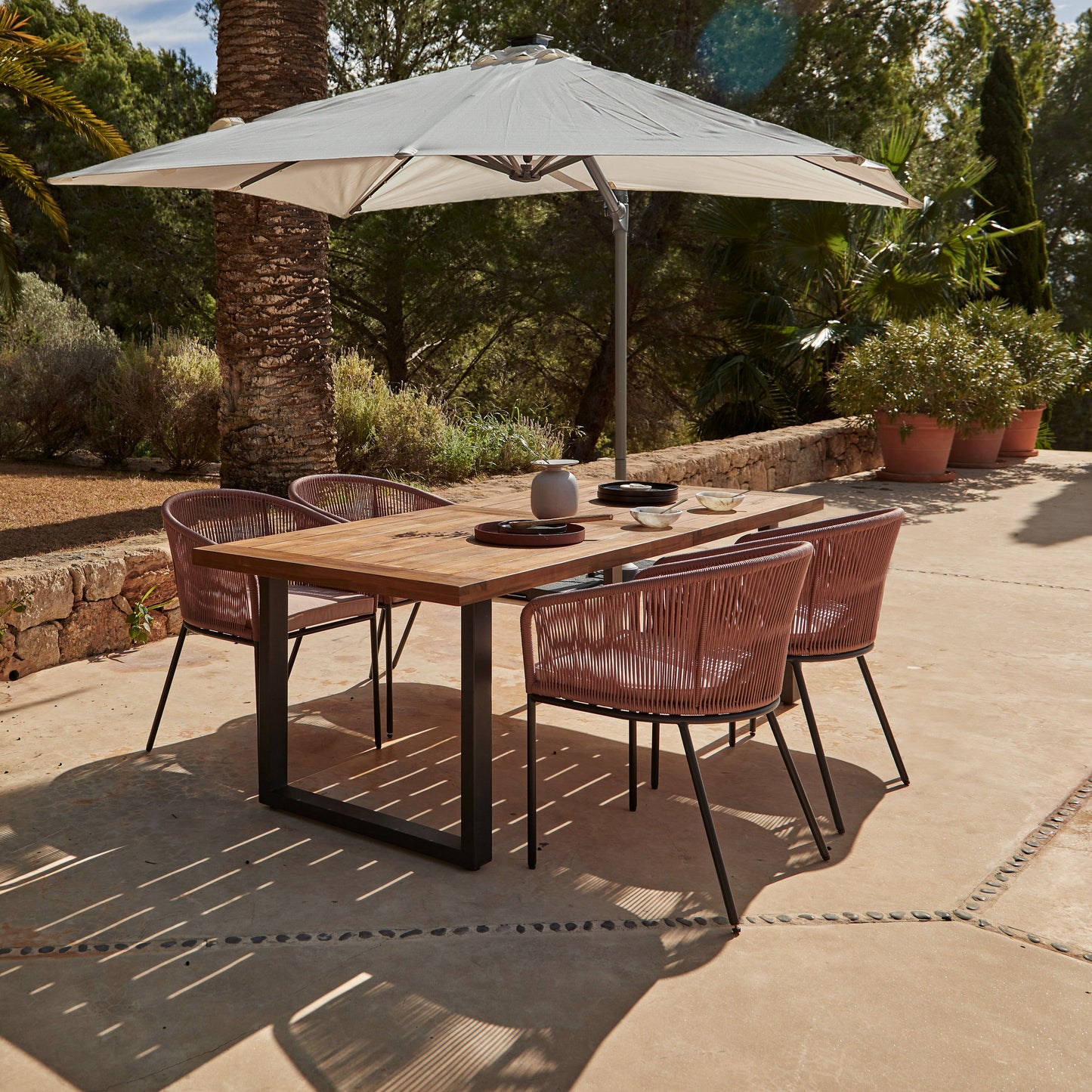 Hali 4 Seater Wooden Outdoor Dining Set with Hali Pink Chairs & Cream Premium Parasol - 175cm
