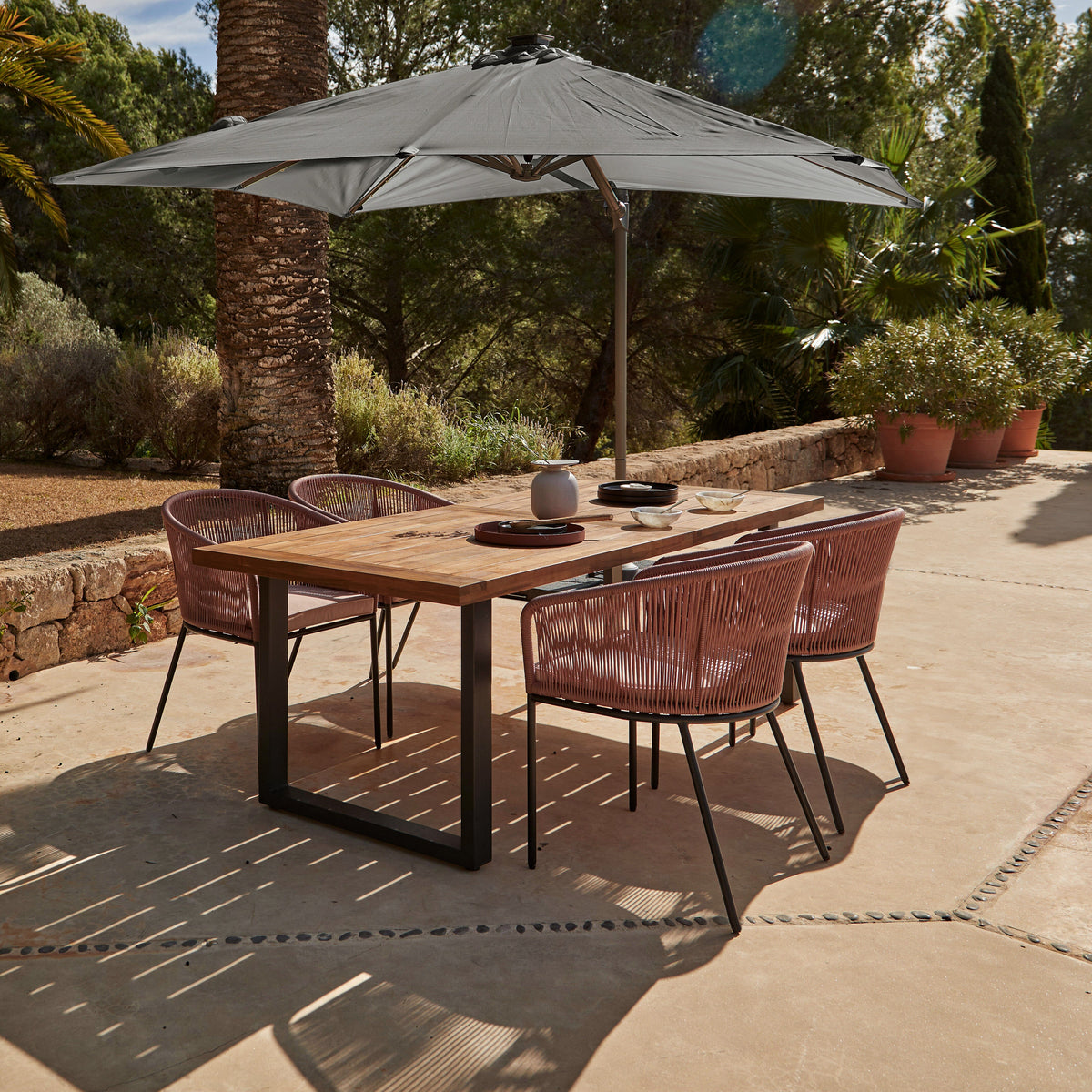 Hali 4 Seater Wooden Outdoor Dining Set with Hali Pink Chairs & Grey Premium Parasol - 175cm