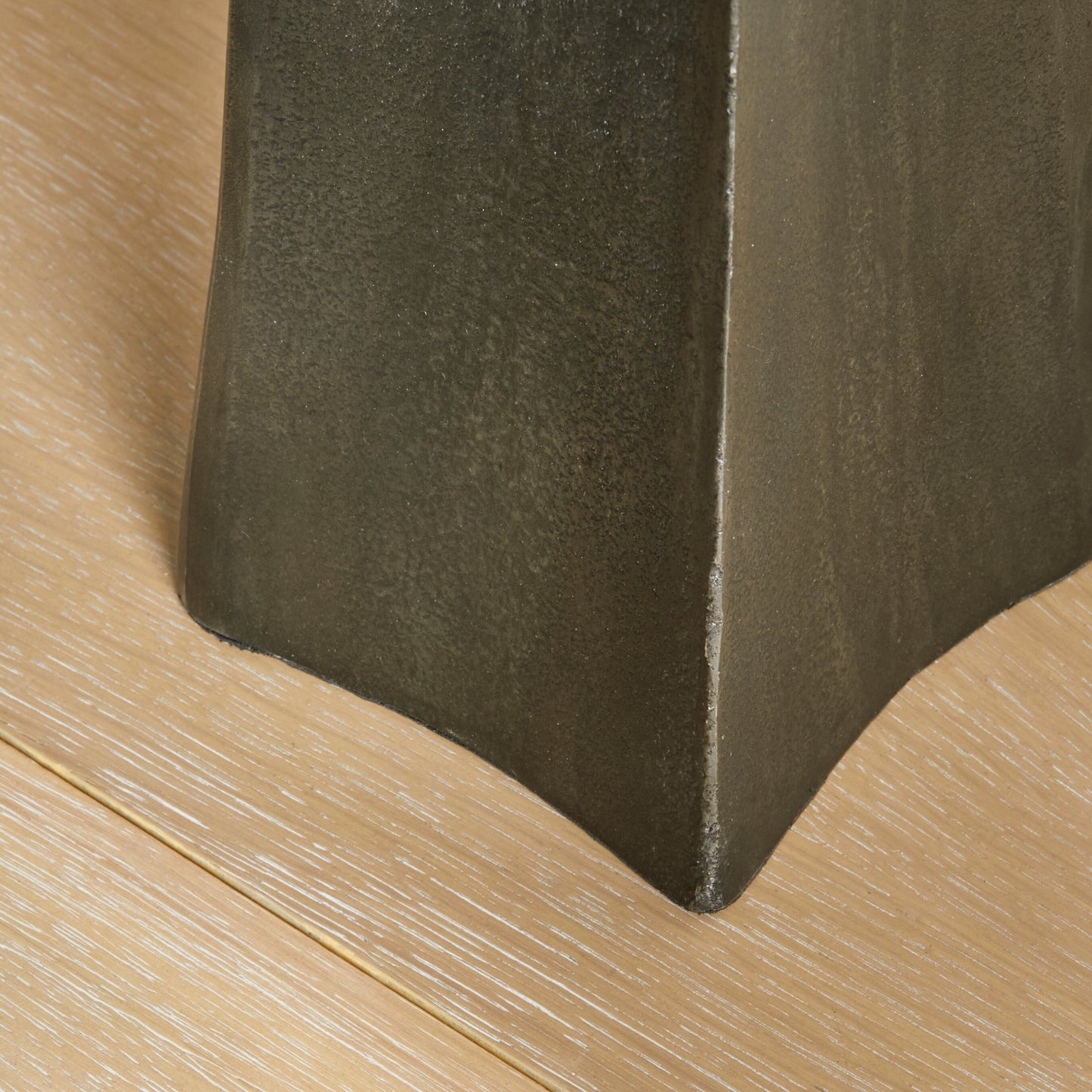 helland-lamp-laura-james