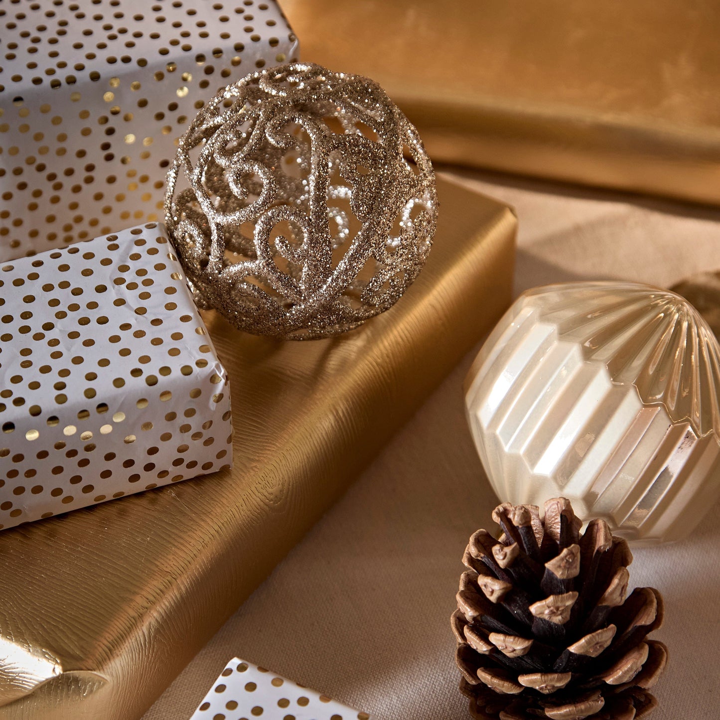 Valen Shatterproof 8cm Mixed Baubles - Set of 16 - Pearl Gold - Laura James