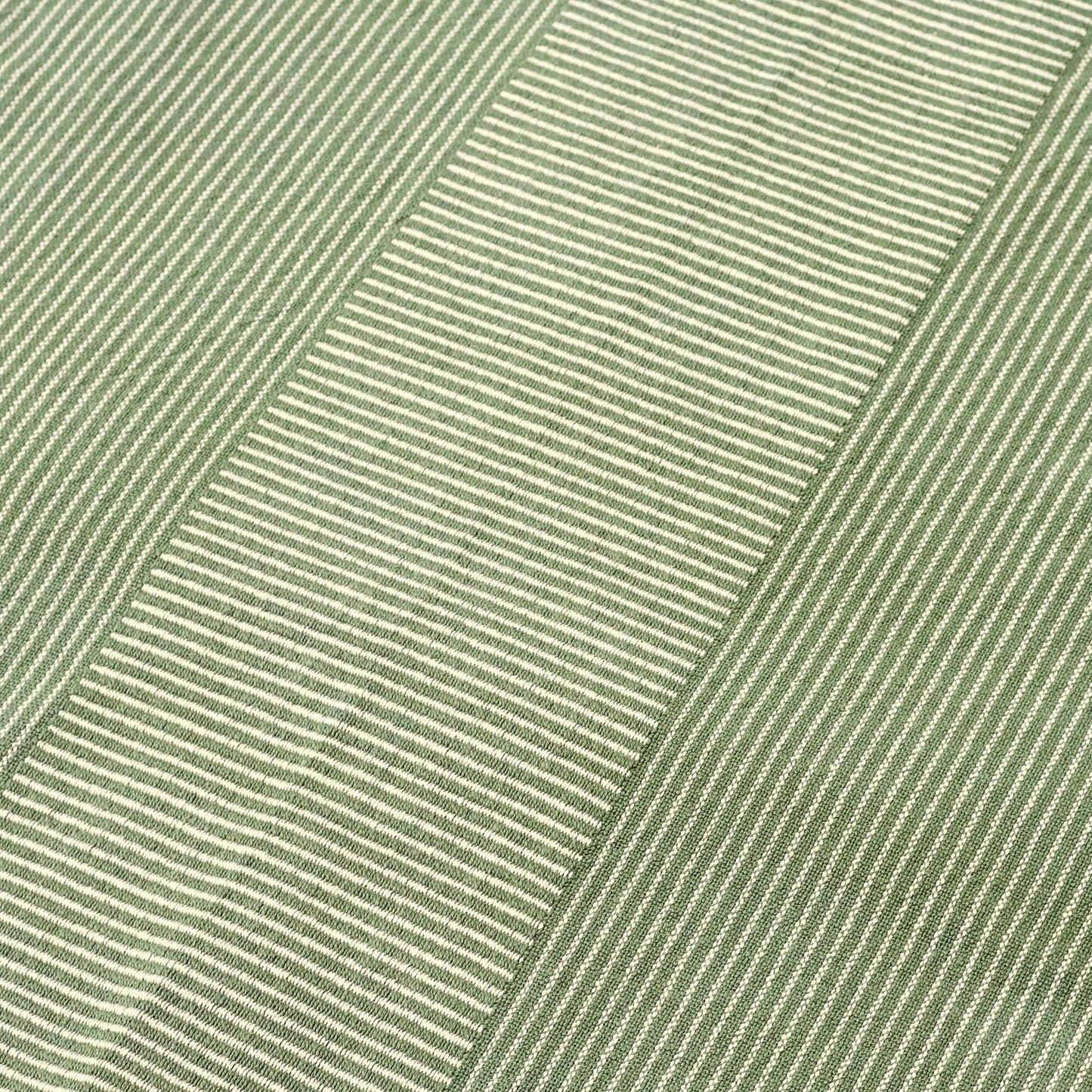 Odisha 125x150cm Green Throw - Laura James