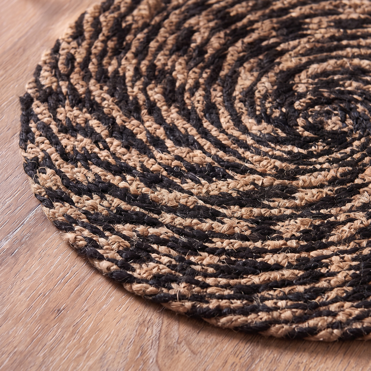Satara 35cm Round Jute Placemats - Set of 4 - Whitewash & Black Marl