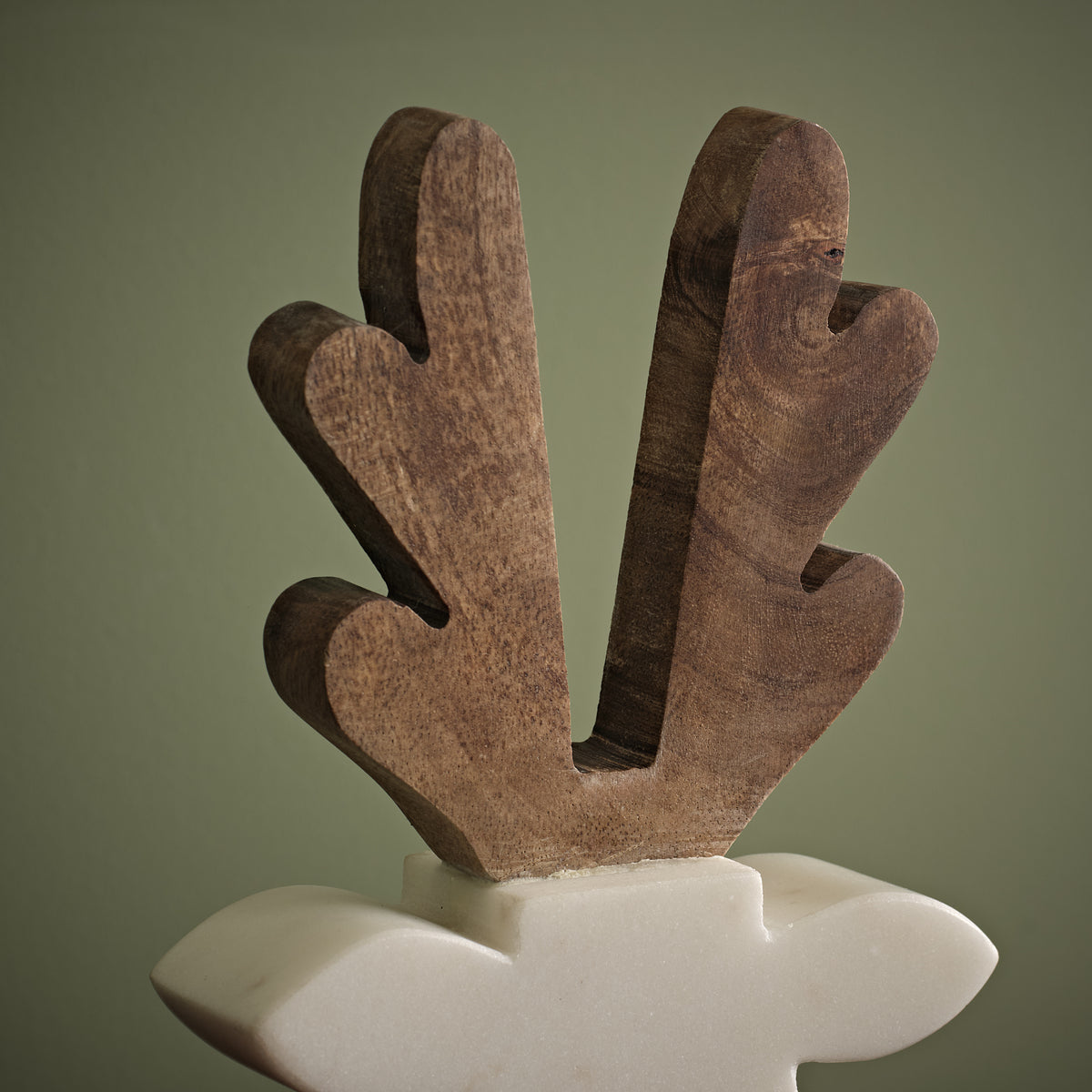 Tiree 20cm Reindeer - White Marble with Natural Mango Wood - Laura James