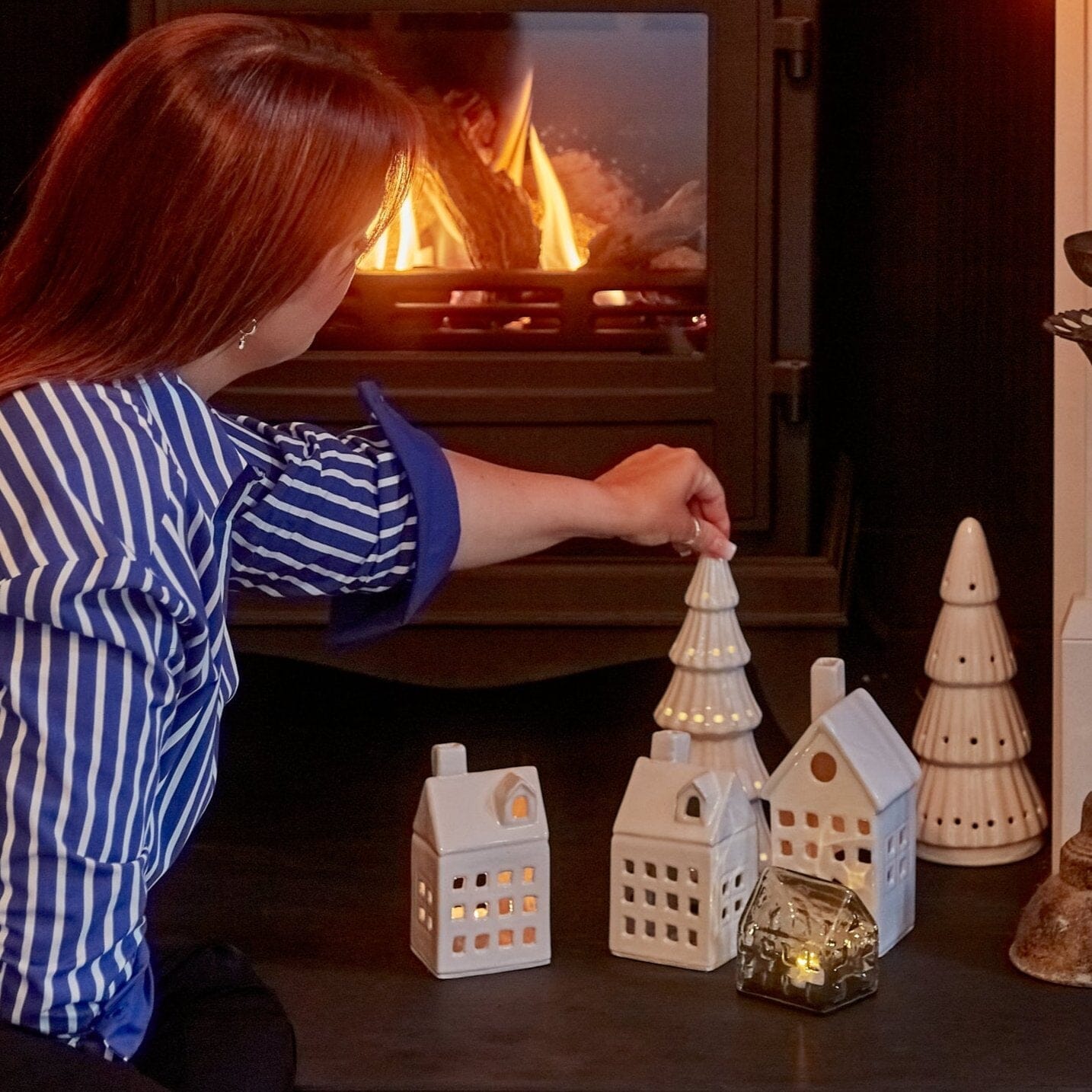 Brockley 8cm Glass LED Light Up House - Clear