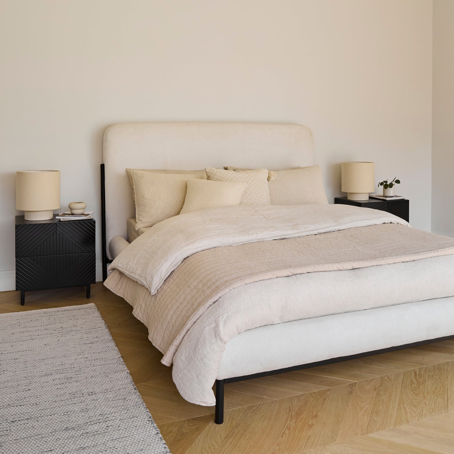 Tallulah Double Bed - Chalk White Boucle - Laura James