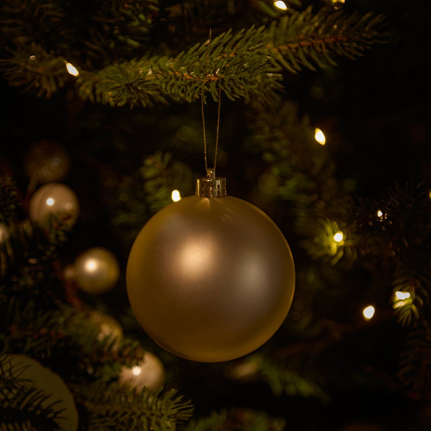 Valen Shatterproof 8cm Mixed Baubles - Set of 16 - Pearl Gold - Laura James