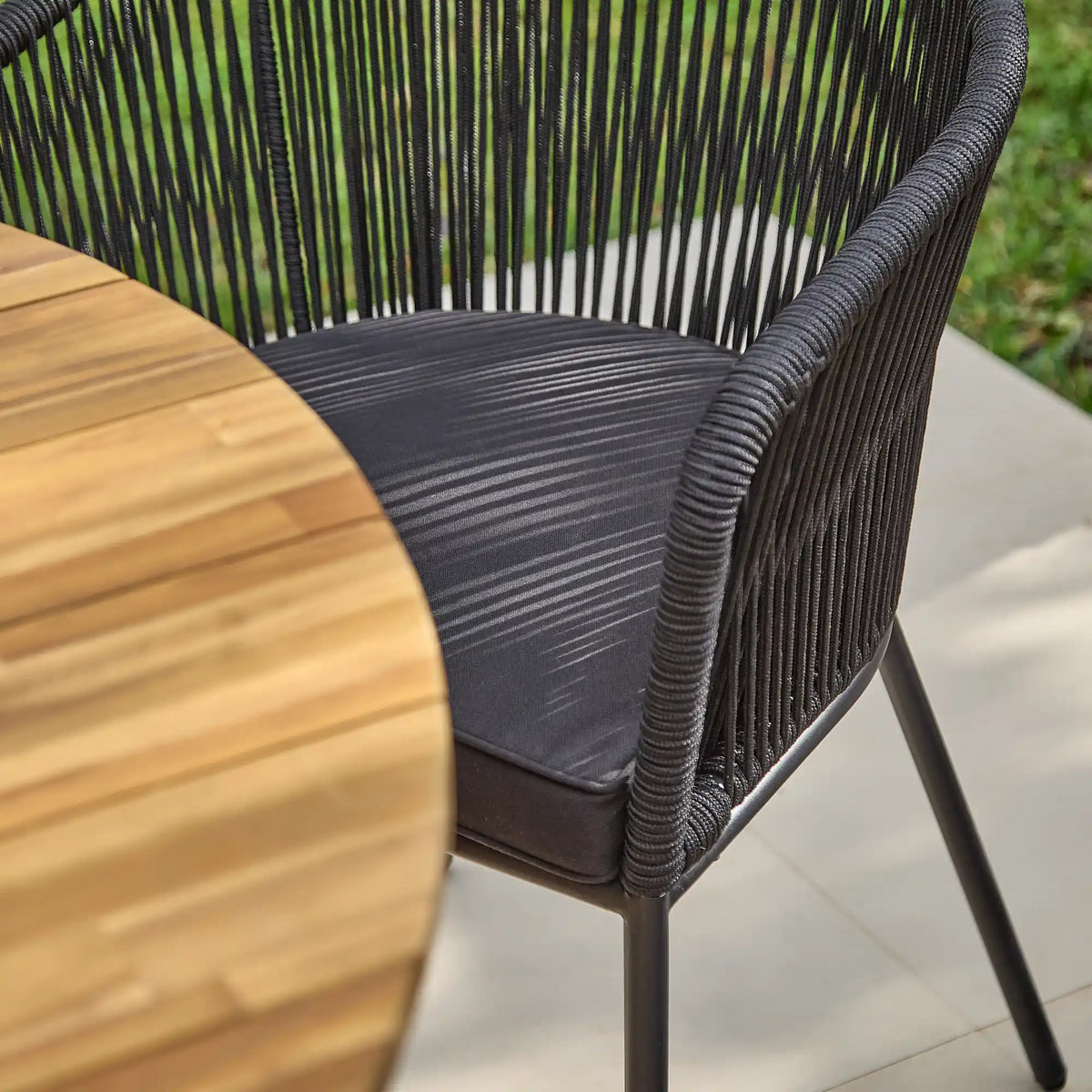 Willow 4 Seater Wood Round Garden Dining Set - Hali Black Chairs