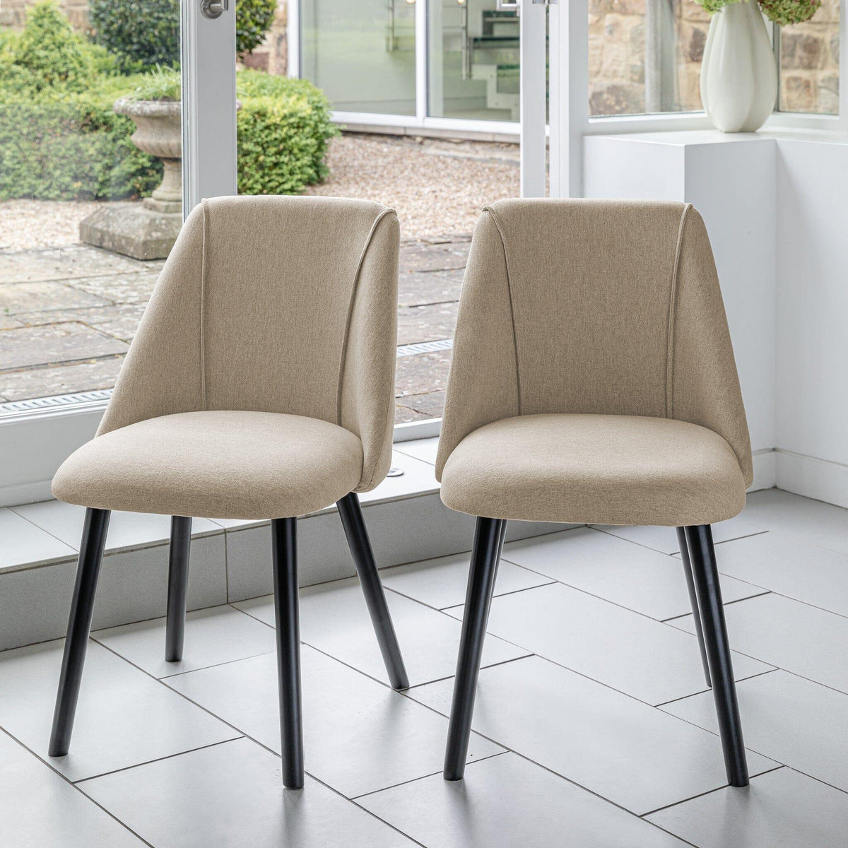 Amelia Extendable Black Dining Table Set - 6 Seater - Freya Oatmeal Dining Chairs With Black Legs