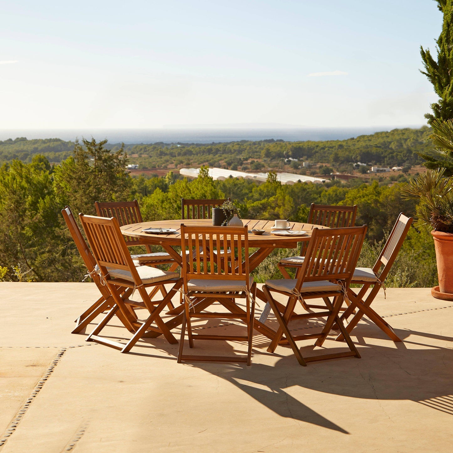Ashby 8 Seater Wooden Round Garden Dining Set with Cream Parasol - 160cm - Laura James
