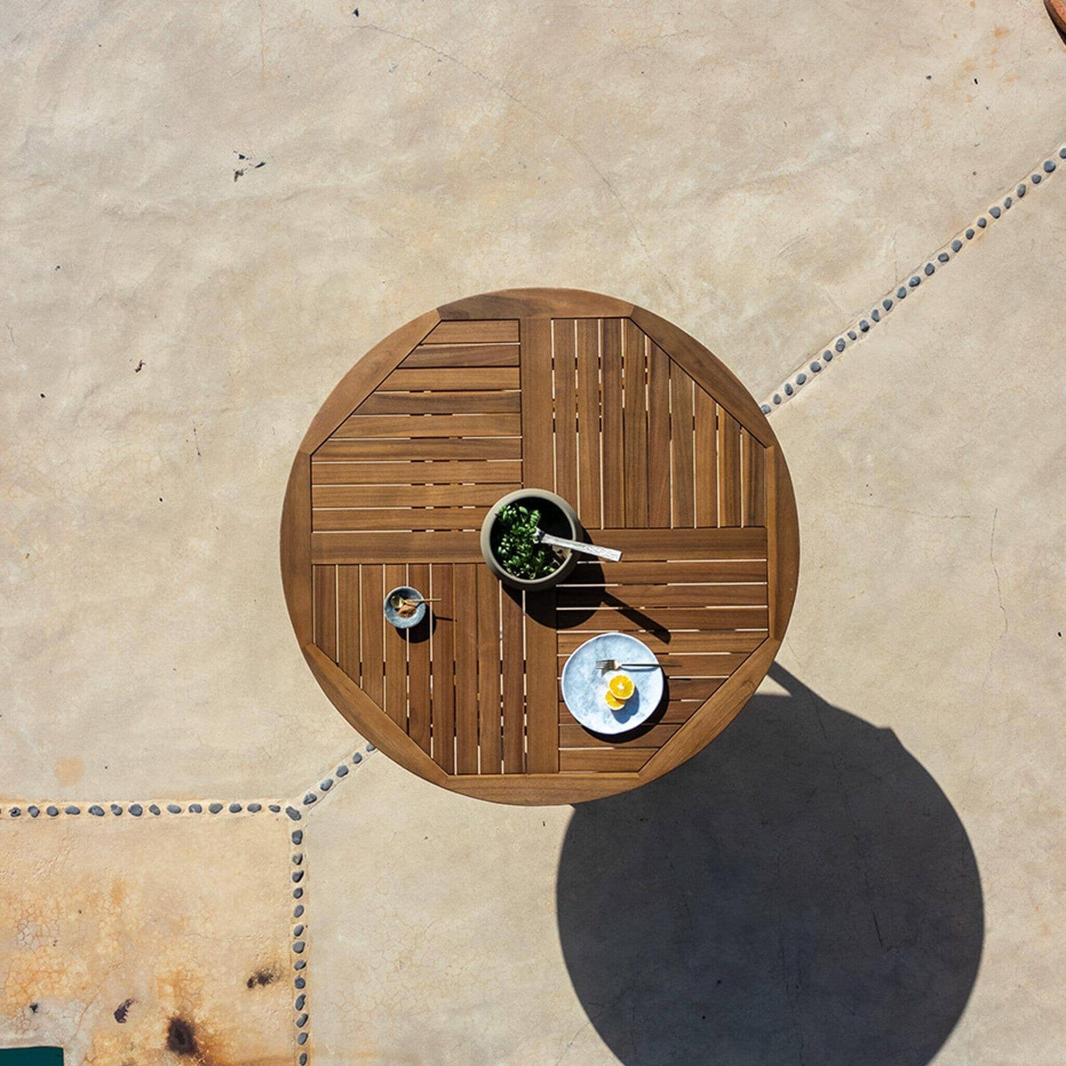 Ashby 8 Seater Wooden Round Garden Dining Set with Cream Parasol - 160cm - Laura James
