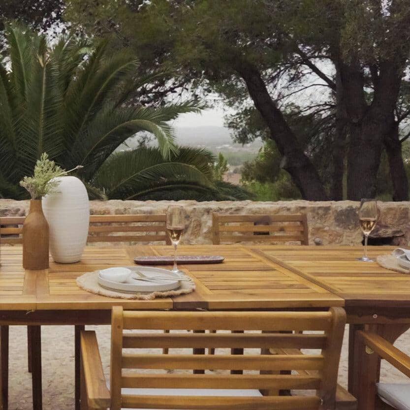 Aspen 8 Seater Wooden Extendable Garden Dining Set with Cushions - Cream LED Premium Parasol