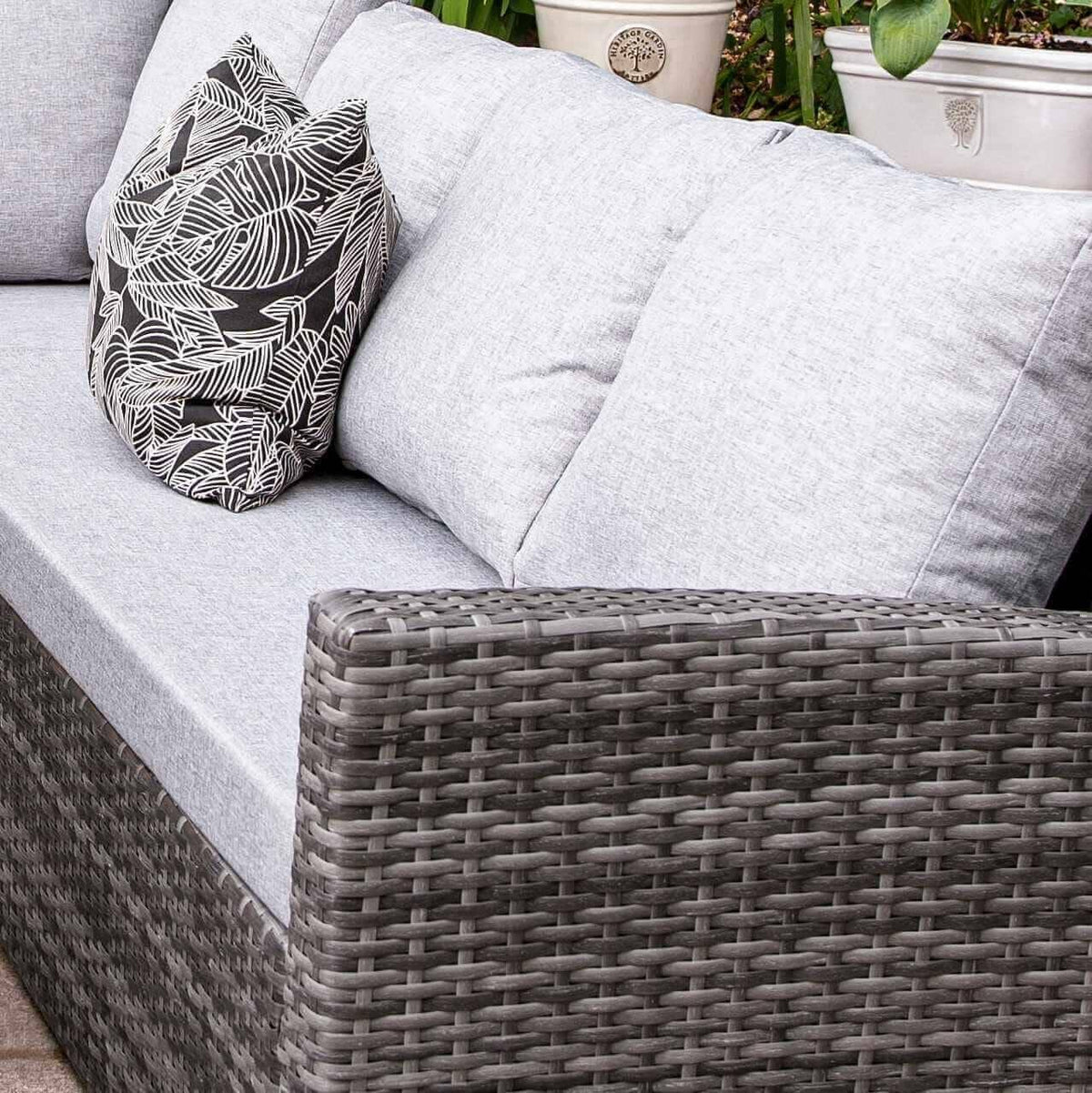 Aston cushion covers grey/black - Laura James