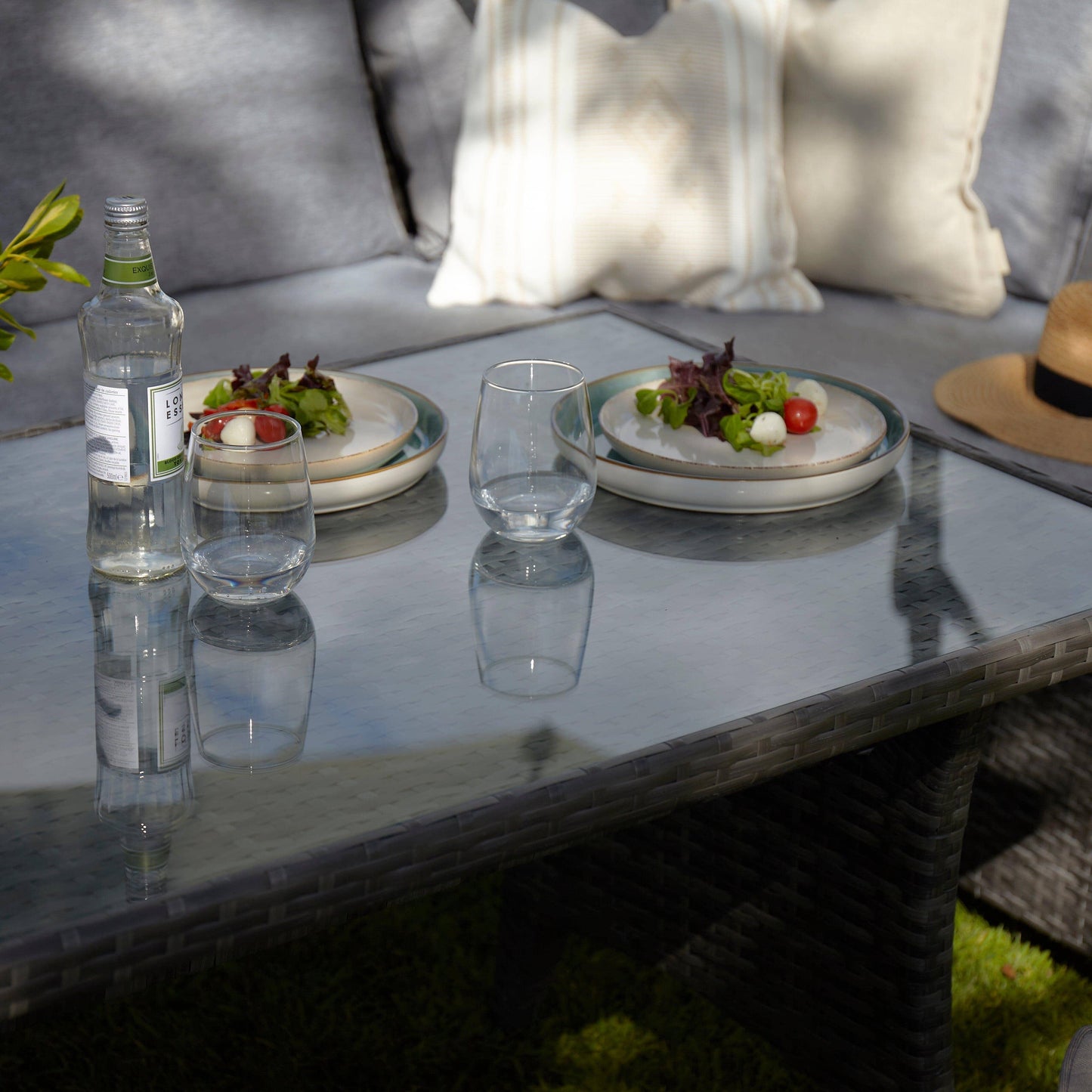 Aston 9 Seater Rattan Corner Sofa Set with Grey Lean Over Parasol - Grey