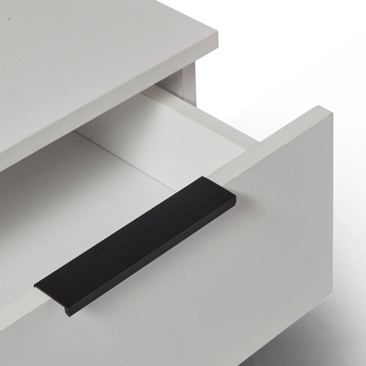 Essie 4 Piece Bedroom Set - 2 over 5 Chest of Drawers - Pure White