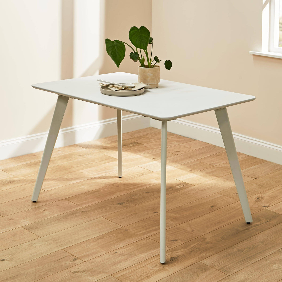 Finn 4 Seater dining set with grey chairs - 120cm - pure white - Laura James