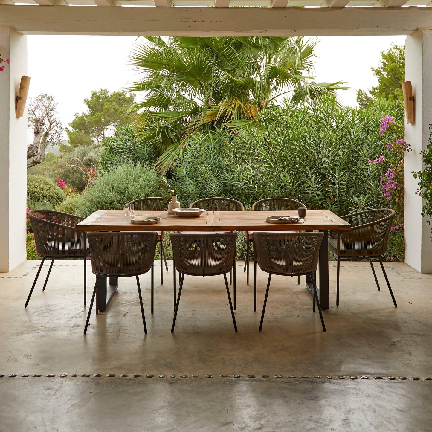 Hali 8 Seater Wooden Outdoor Dining Set with Hali Green Chairs & Cream Lean Over Parasol - 235cm