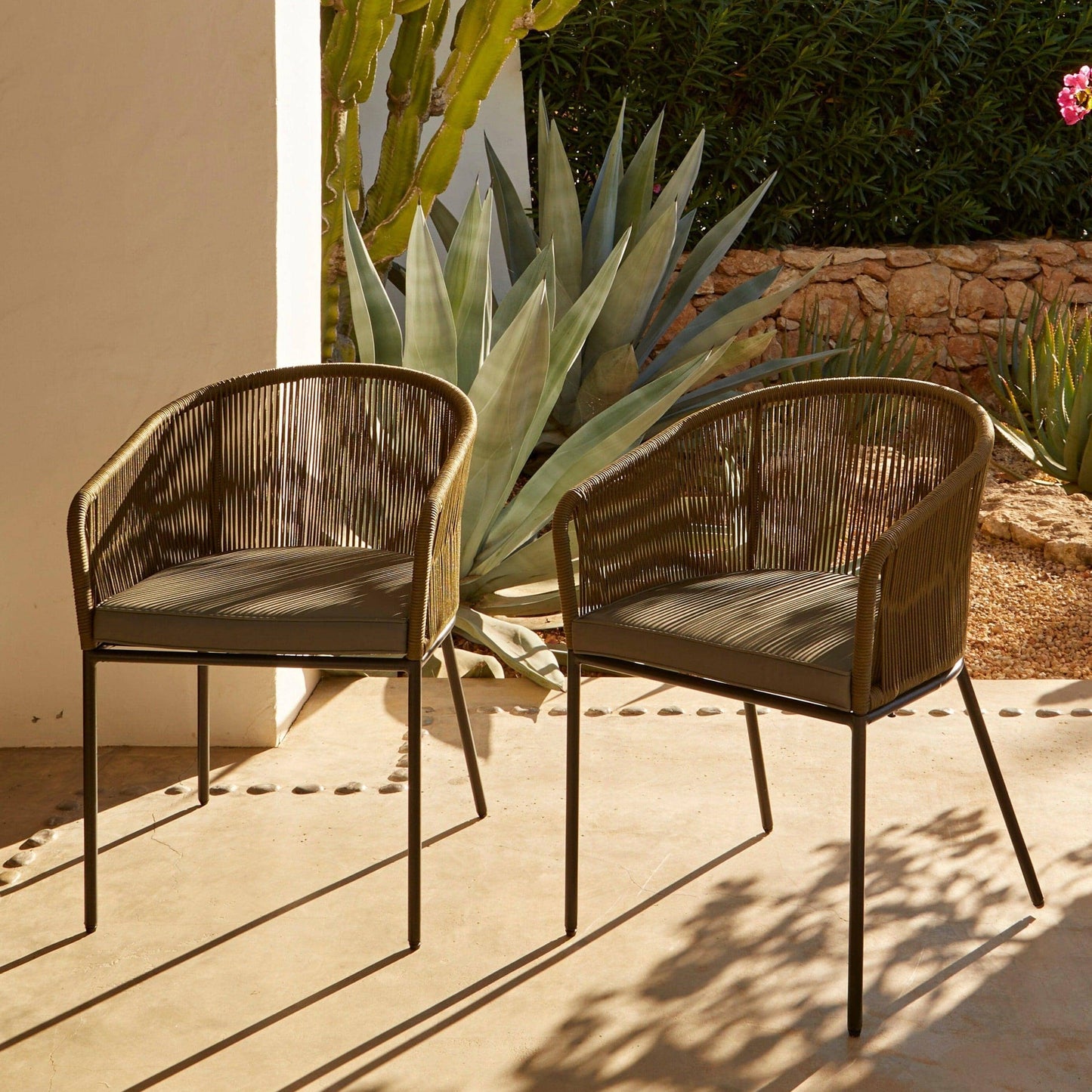 Hali 8 Seater Wooden Outdoor Dining Set with Hali Green Chairs & Cream Lean Over Parasol - 235cm