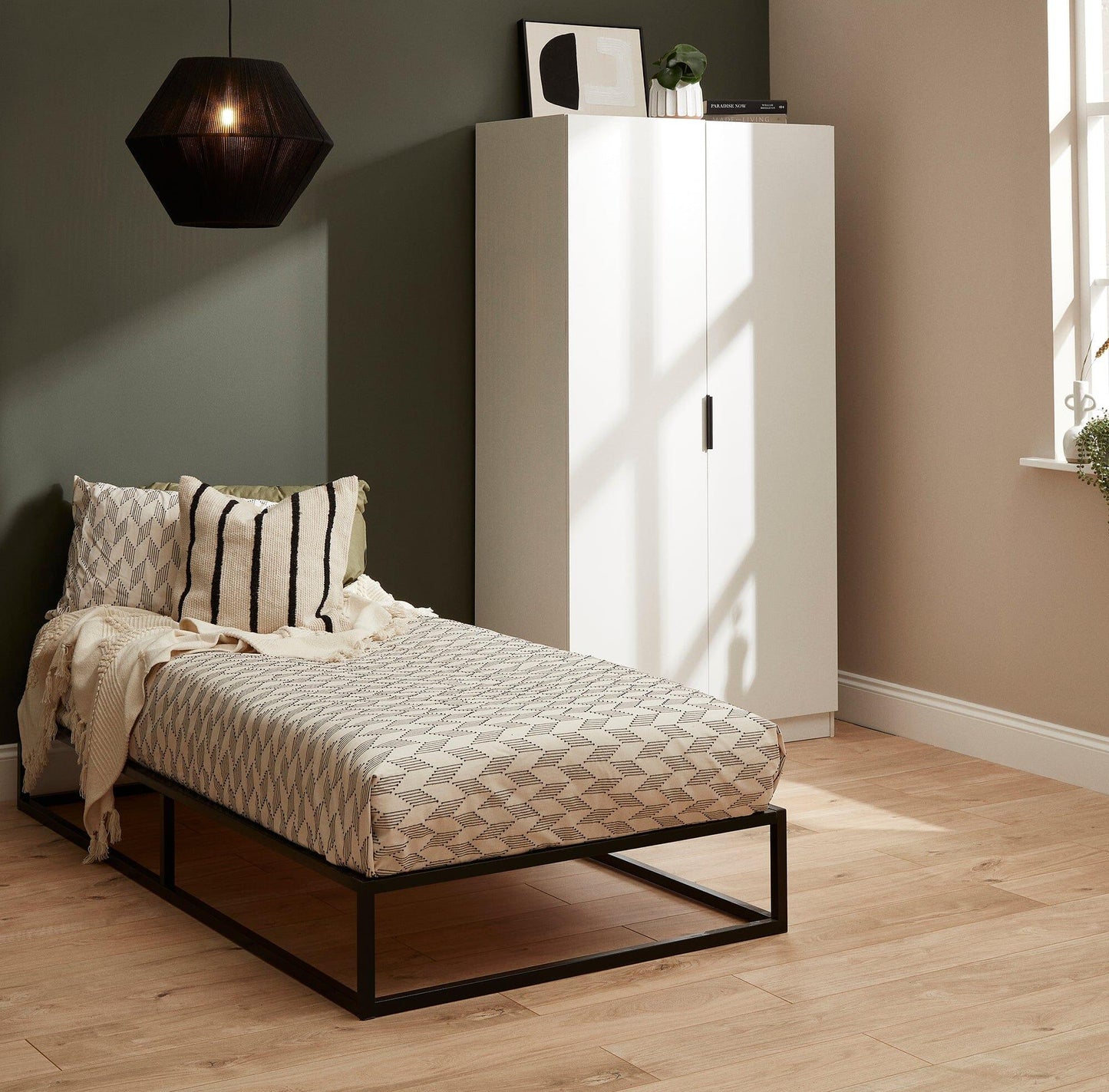 Neri Black Cotton String Pendant - Laura James