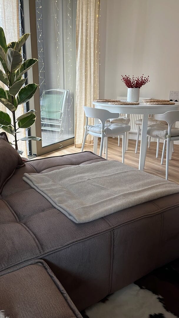 Finn dining chairs - set of 4 - white - Laura James