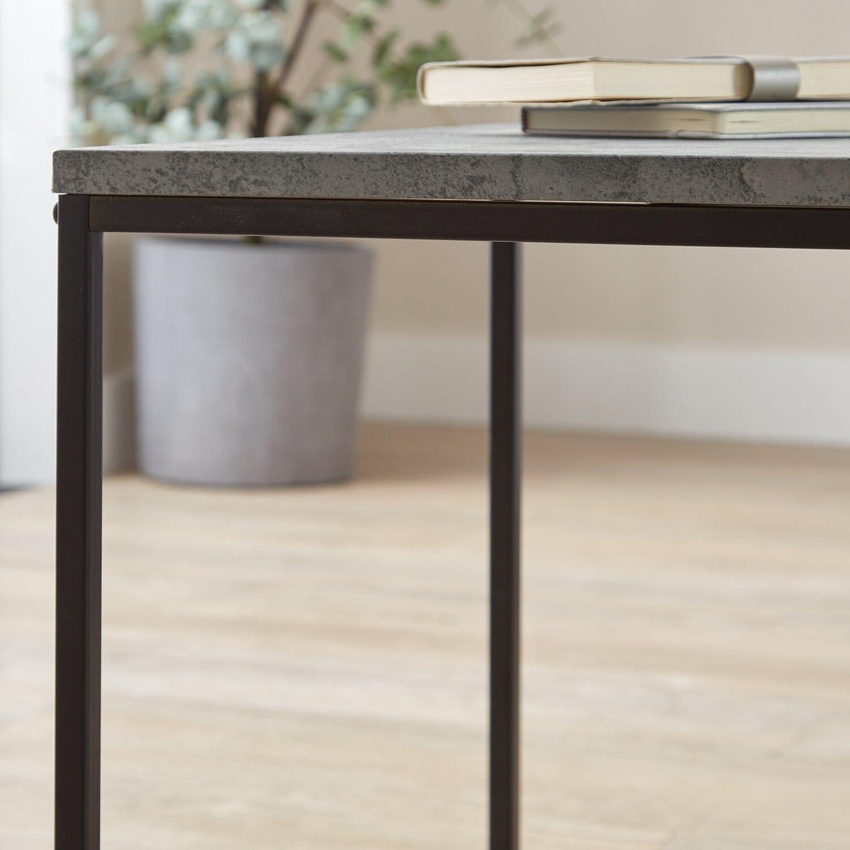 Outlet Jay console table - concrete effect and black