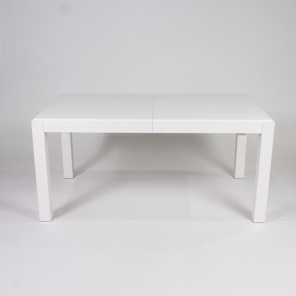 Magnus White 6-8 seater dining table