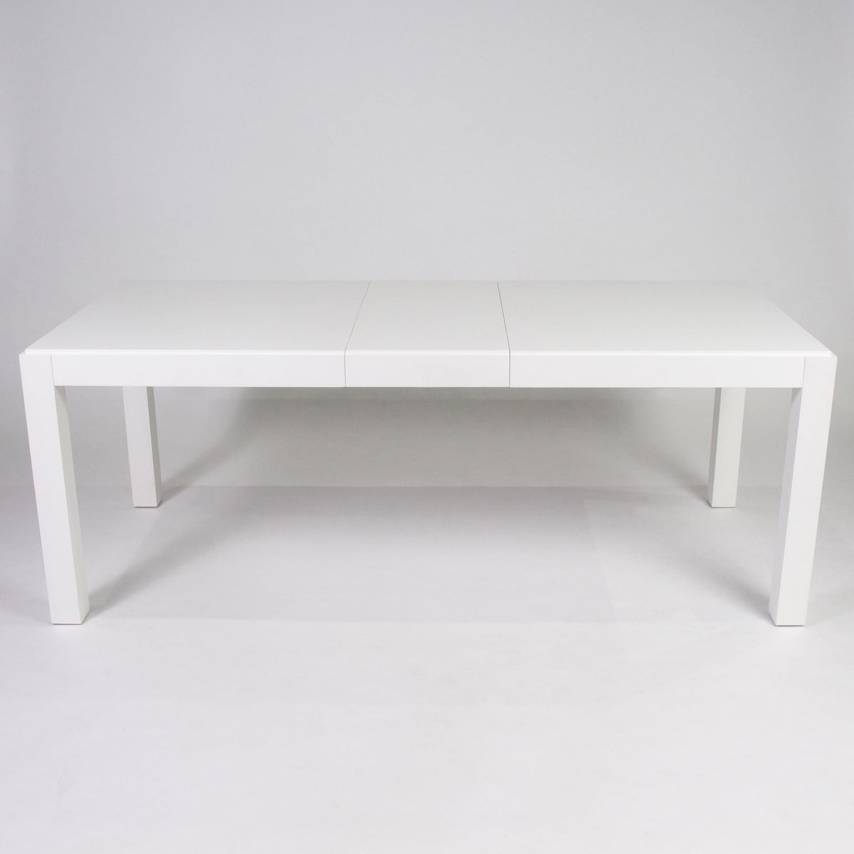 Magnus White 6-8 seater dining table