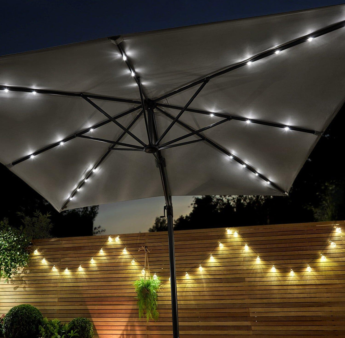 Outlet - Premium Cantilever 2.4M Round Parasol - Led Lights - Grey