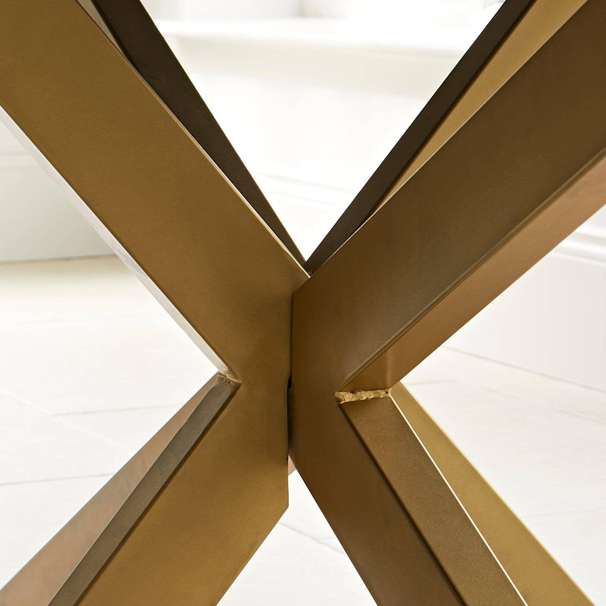 Rayna_round_black_gold_dining_table