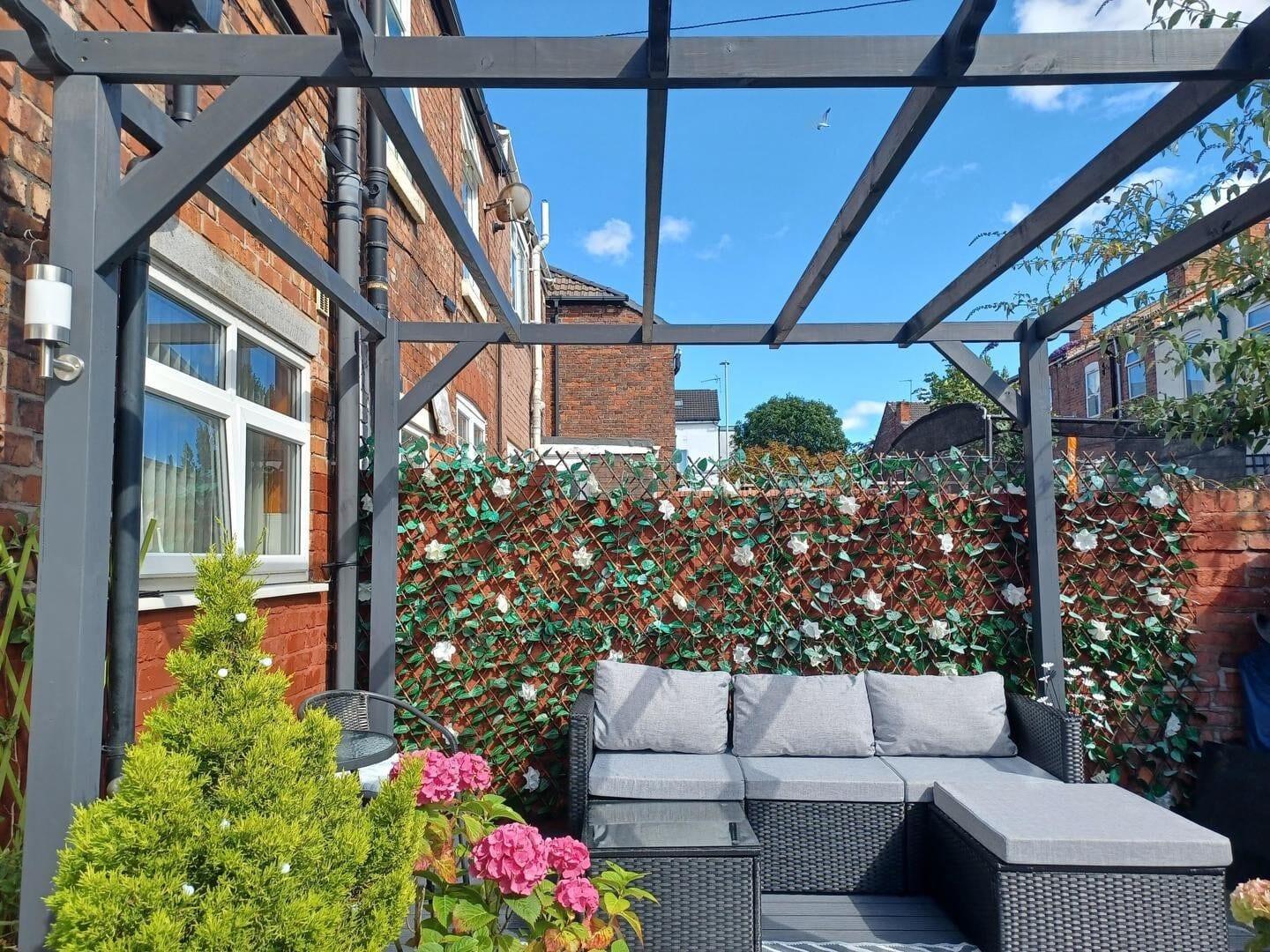 Weston 4 Seater Rattan Garden Corner Sofa Set with Cream LED Cantilever Parasol and Base - Black Weave - Laura James