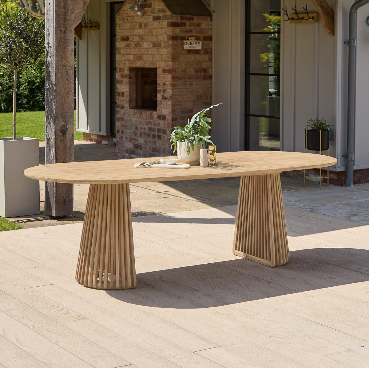 Willow 8 Seater White Acacia Oval Garden Dining Set with Cove Green Rope Chairs