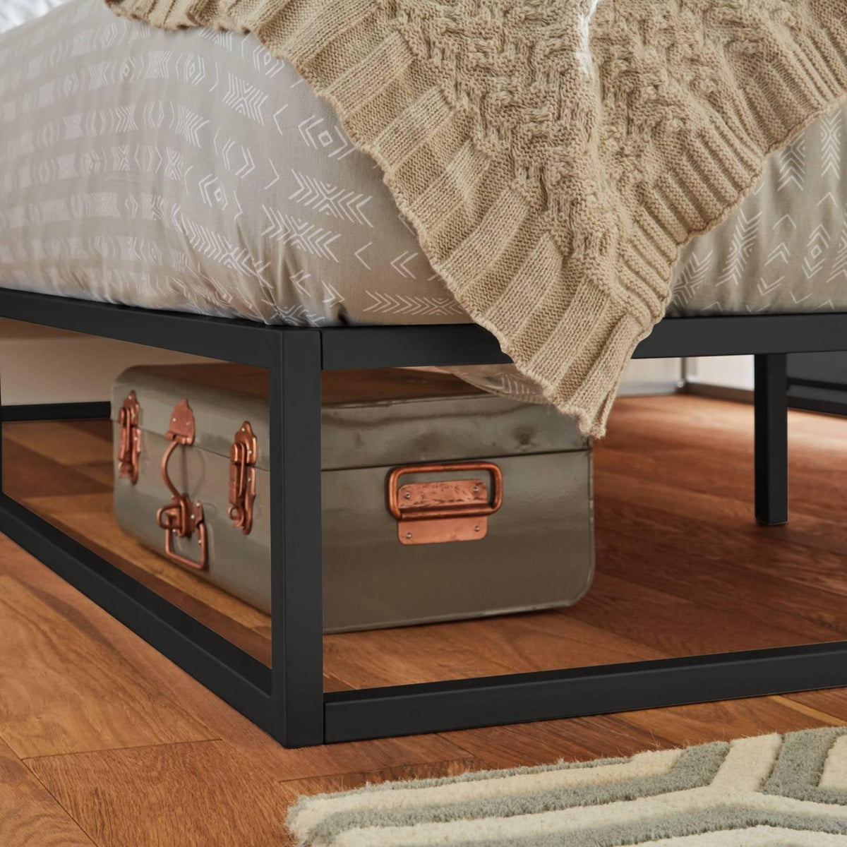 OUTLET-Indy Metal Platform Bed Double Black - Laura James