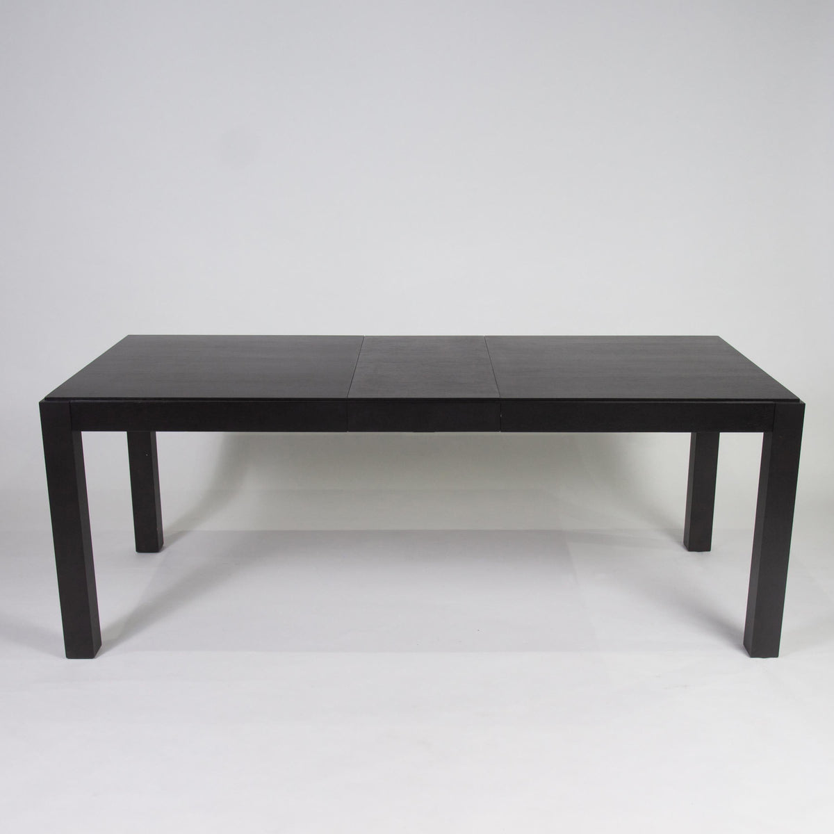 Magnus extendable dining table - black