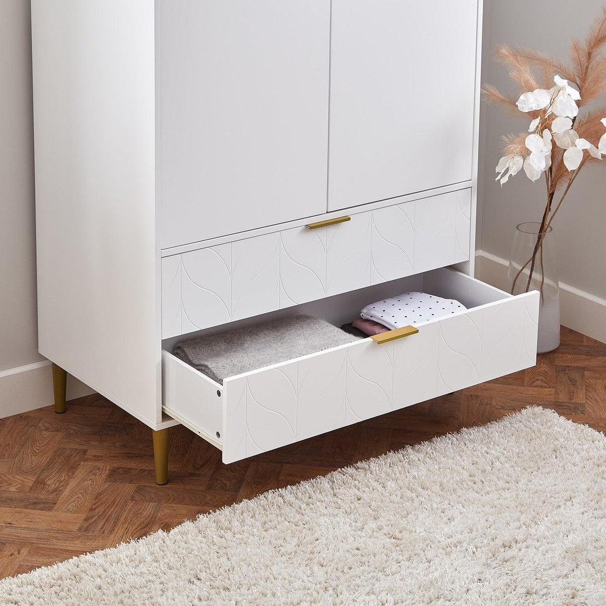 Gloria wardrobe and drawers set - 4 over 4 chest of drawers - white - Laura James