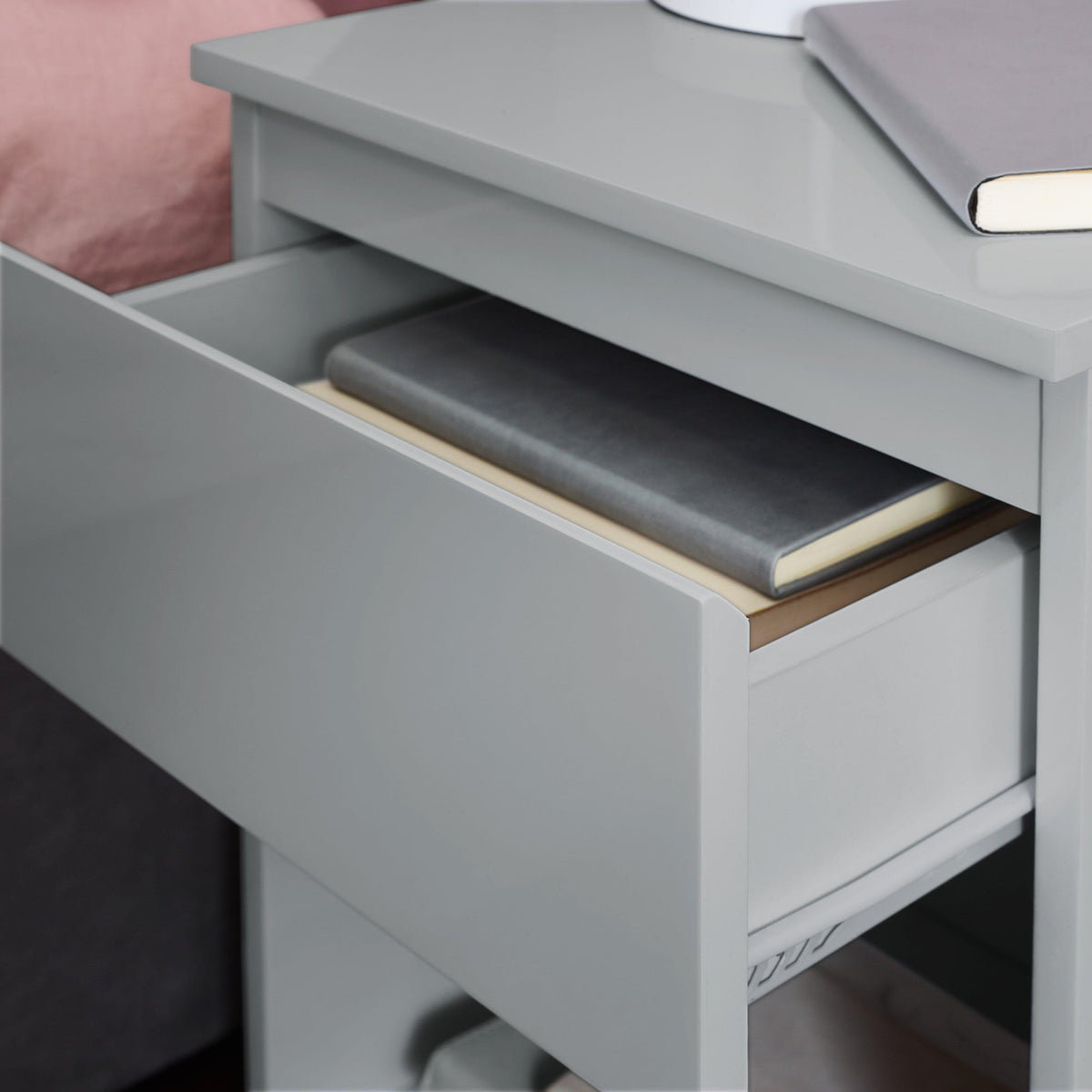 Outlet – Clemmie bedside table - high gloss - grey - Laura James