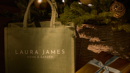 How to Style a Christmas Tree: Greens & Golds Vs Reds & Pinks