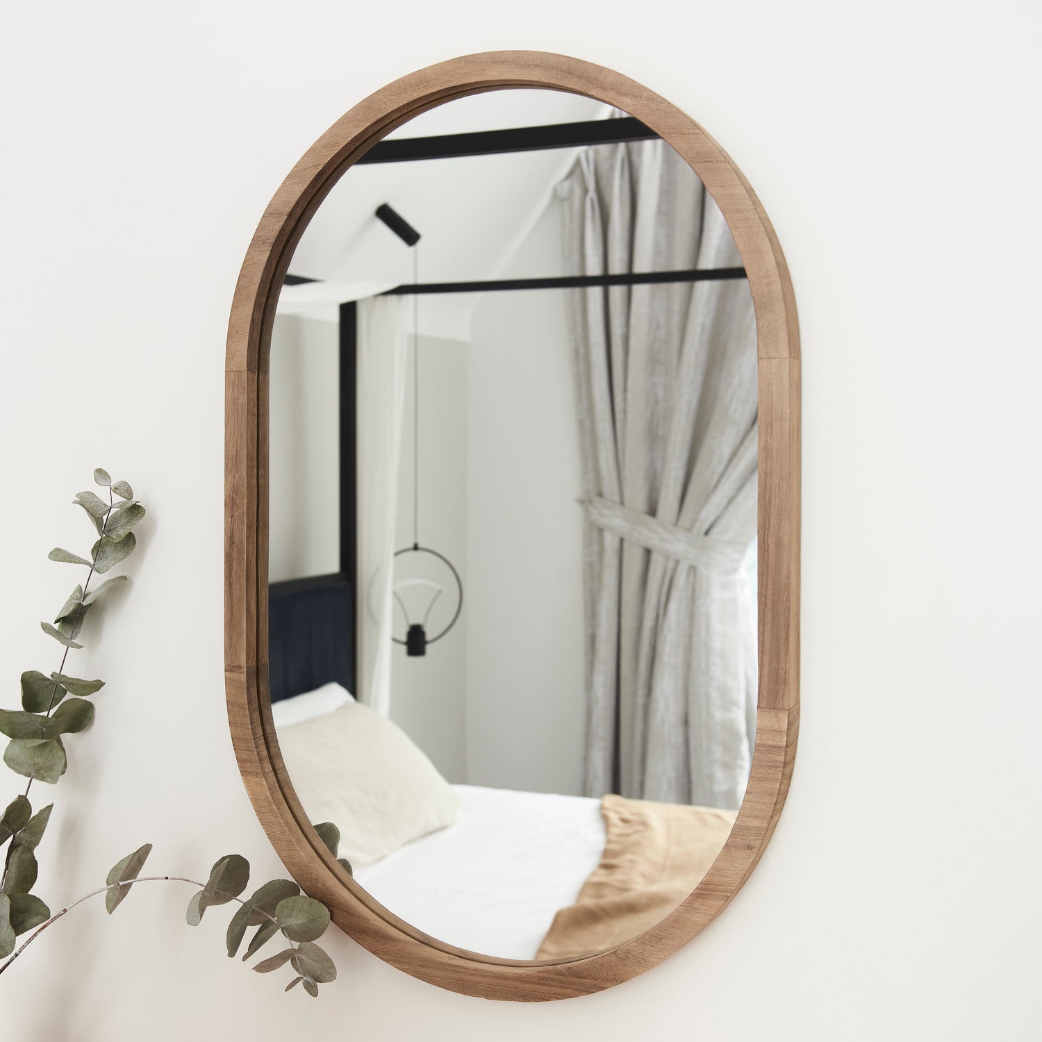 Bedroom Outlet