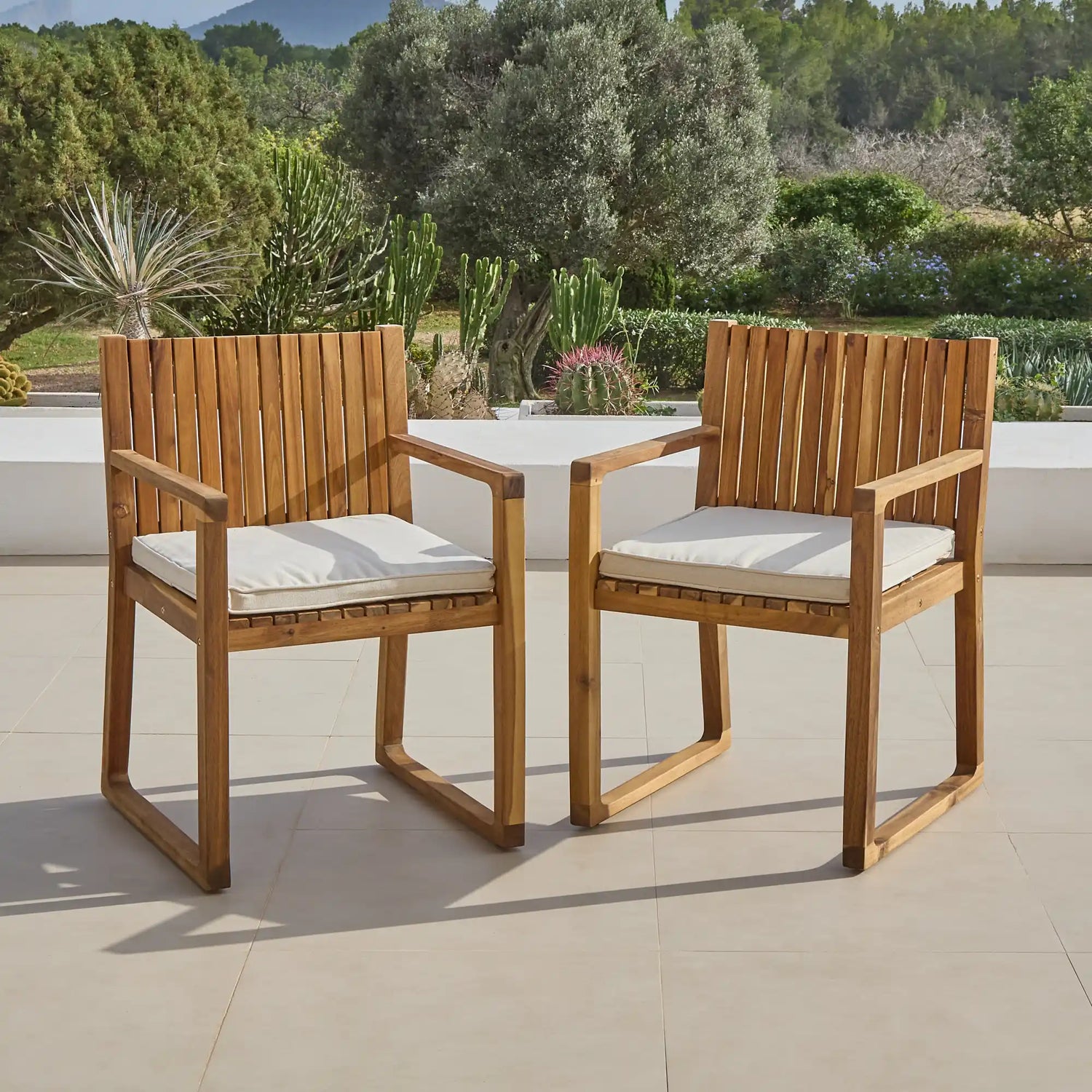 Outdoor Cushions & Throws